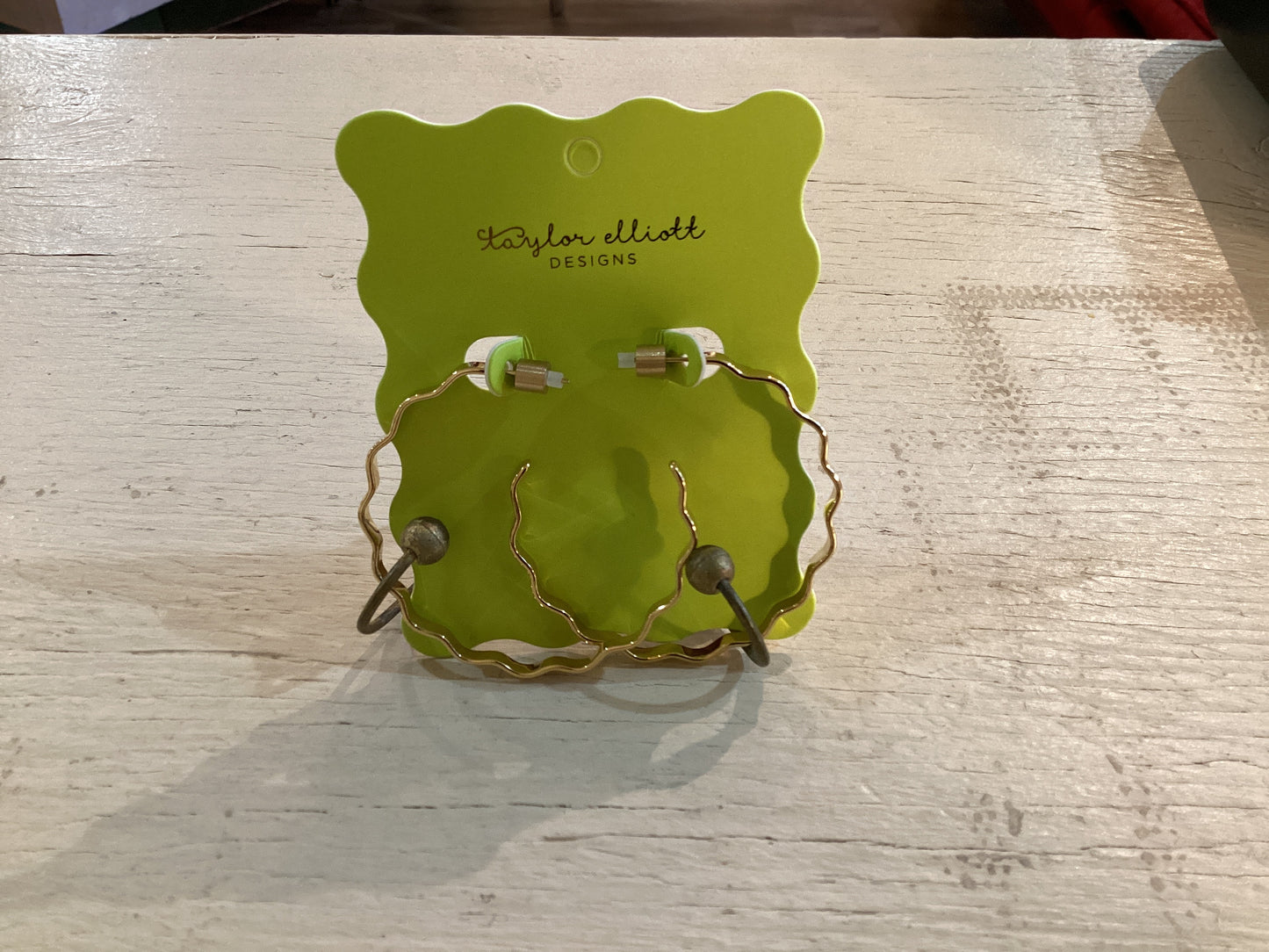 Cassie Wavy Hoop Earrings Large