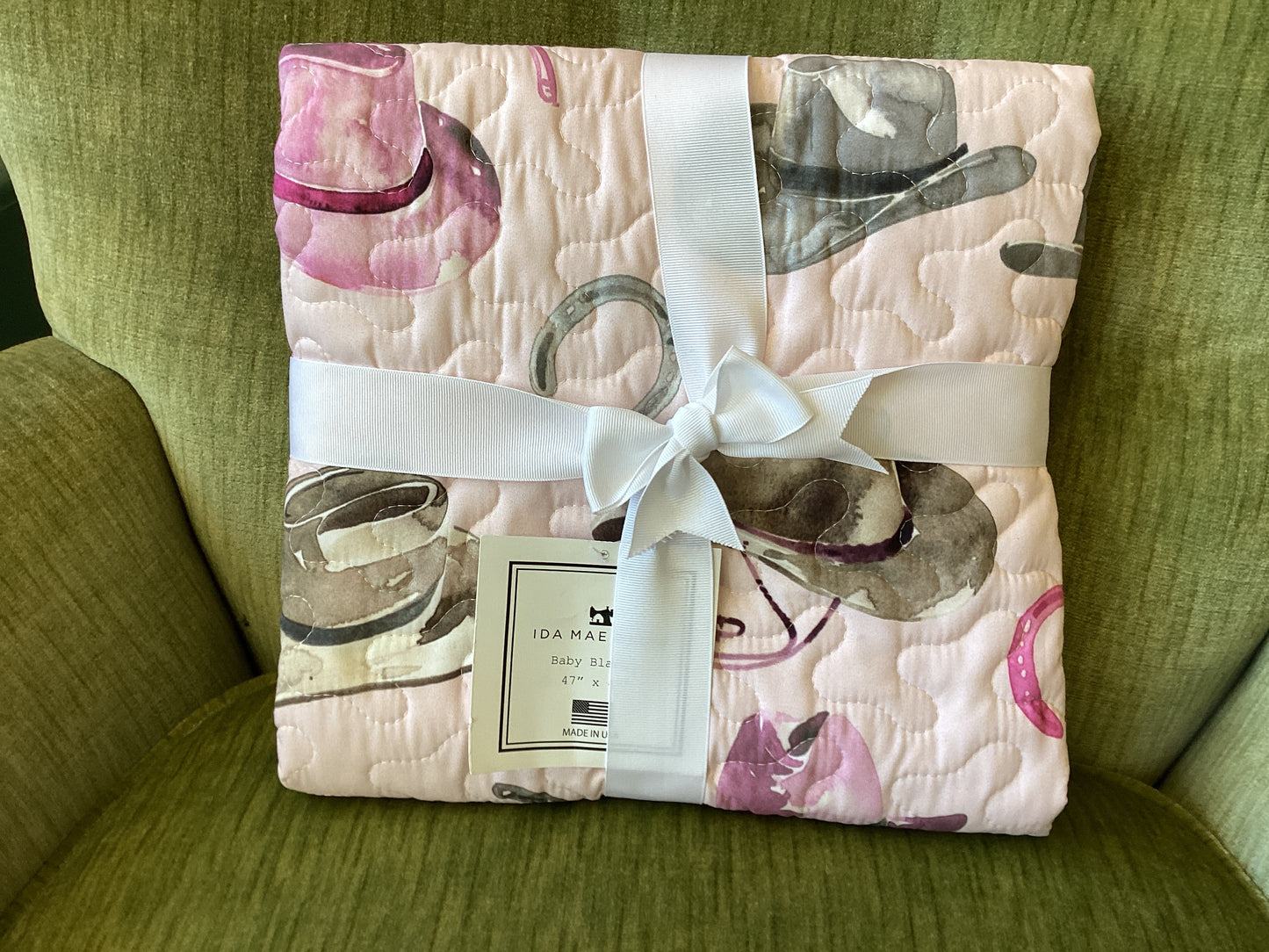 Tossed Hats Pink Baby Quilt