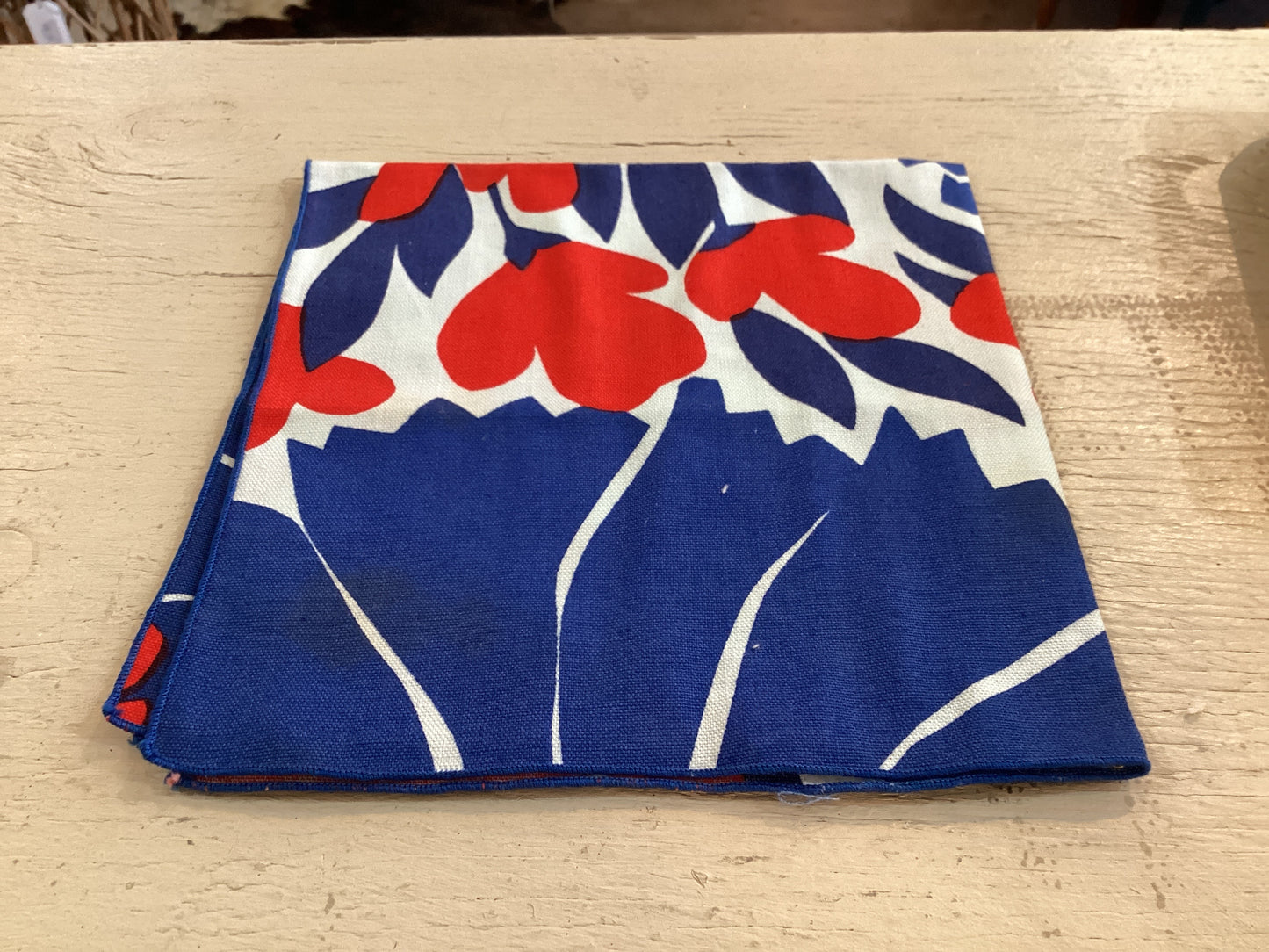 Set 4 Blue/Red Vintage Napkins