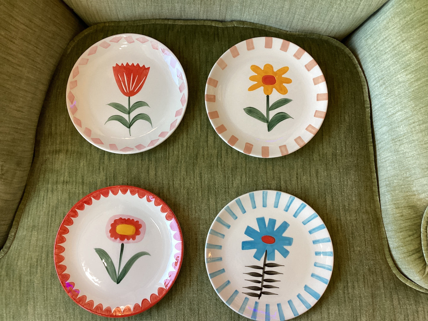 Stoneware Plate w/Flower 4 styles