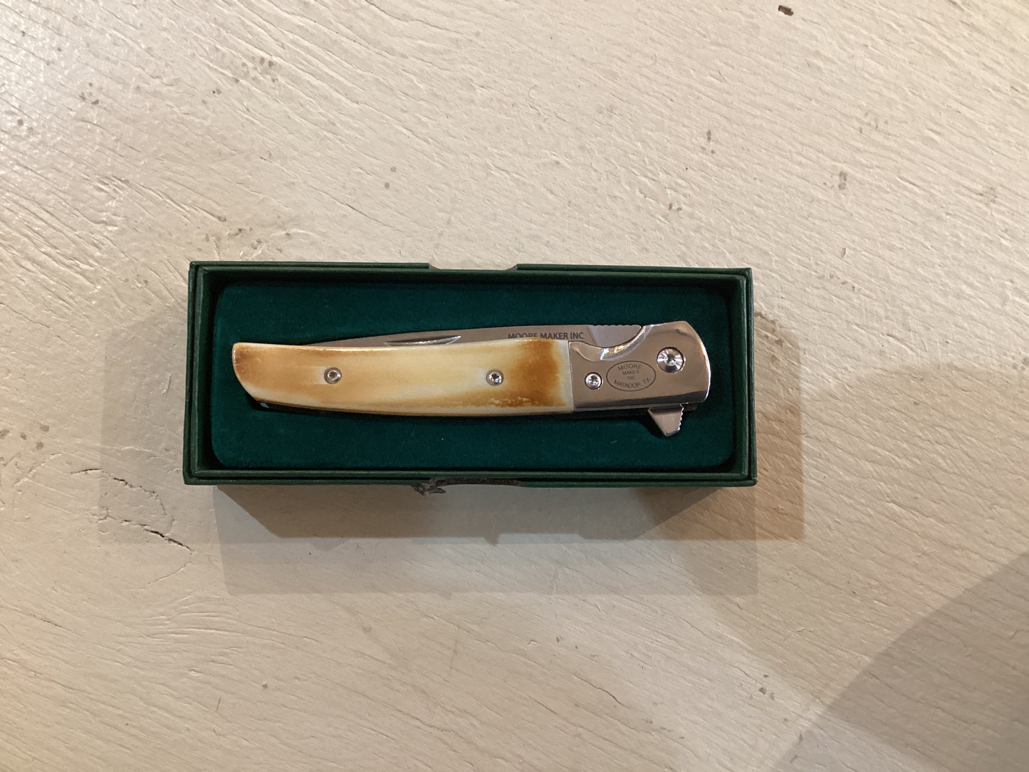 Torched White Locking Single Blade 5117LLC