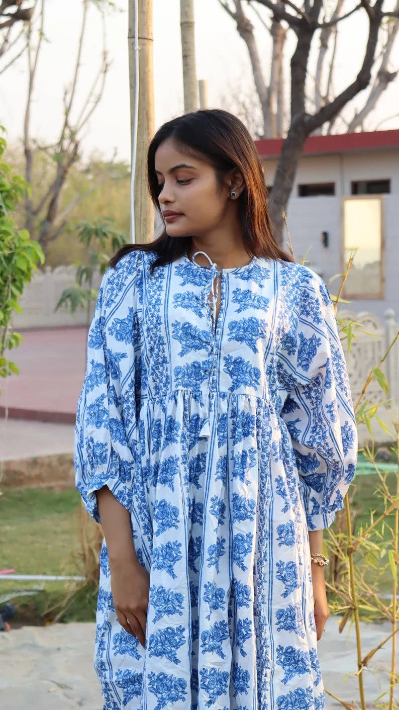 Long Block Printed Midi Dress Deep Neck with String Closer: Mini 87 cm / L