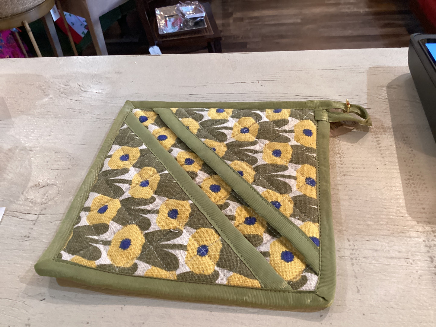 8” Sq Potholder