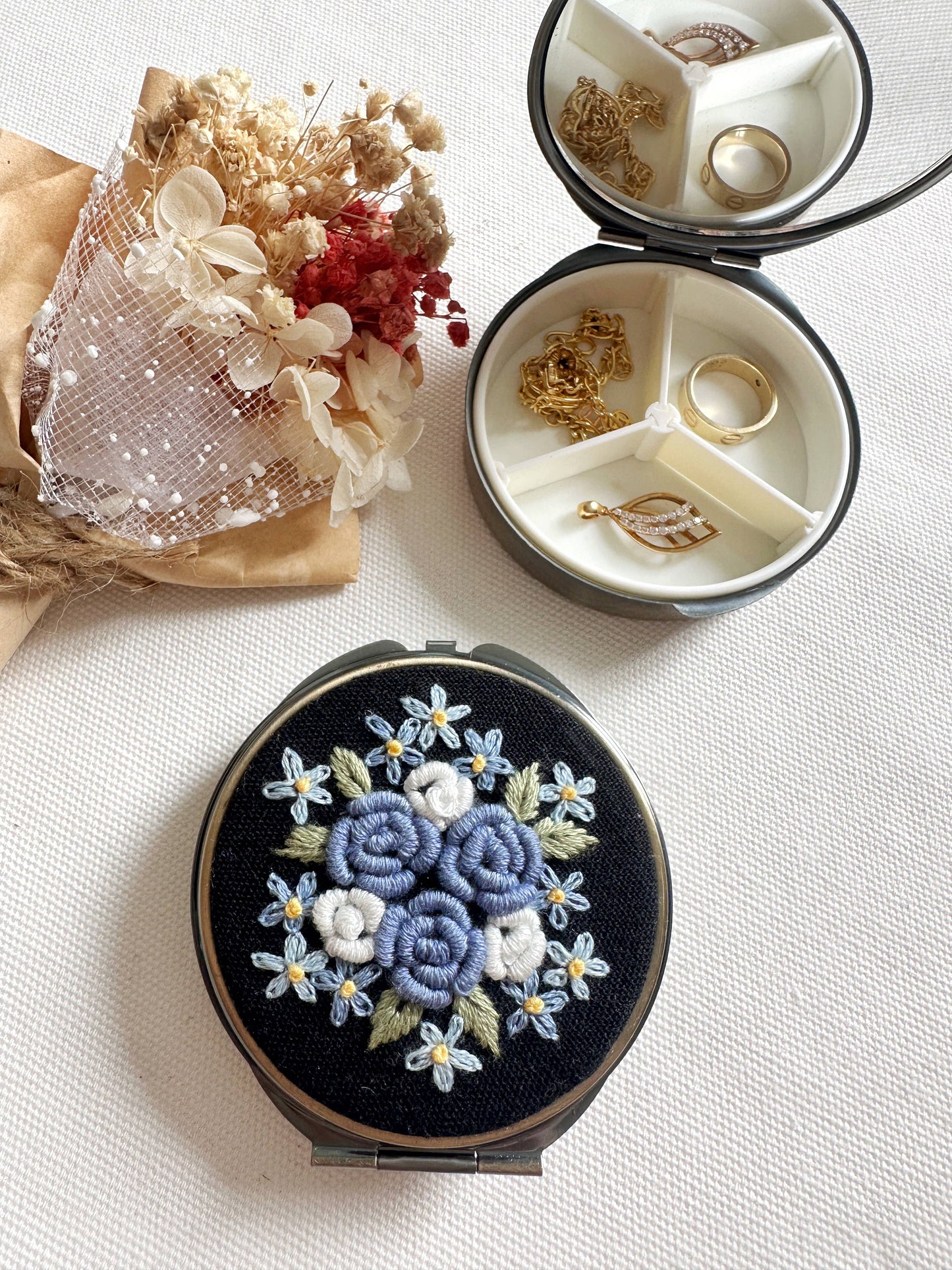 Floral Embroidered Round Jewelry Box With Mirror
Success: 4. Bird