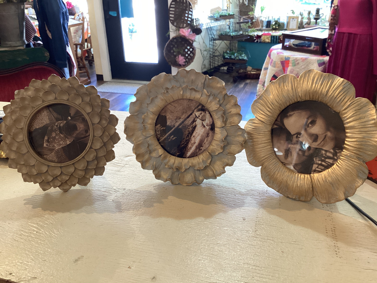 Round Photo Frame - Floral
