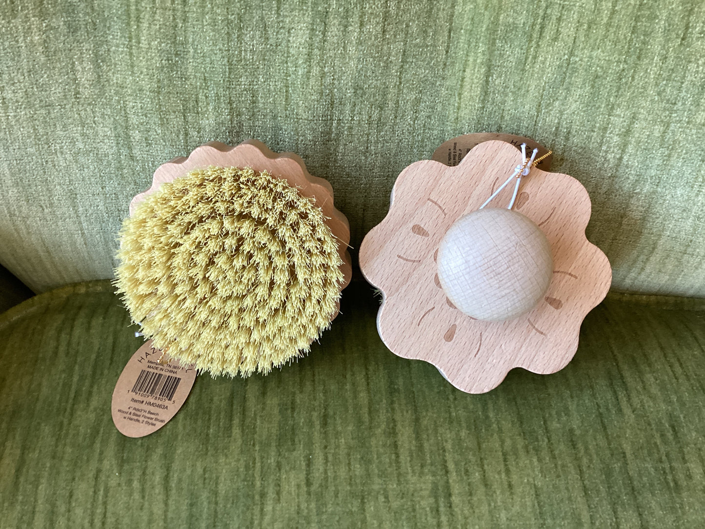 Beachwood & Sisal Flower Brush 2 styles