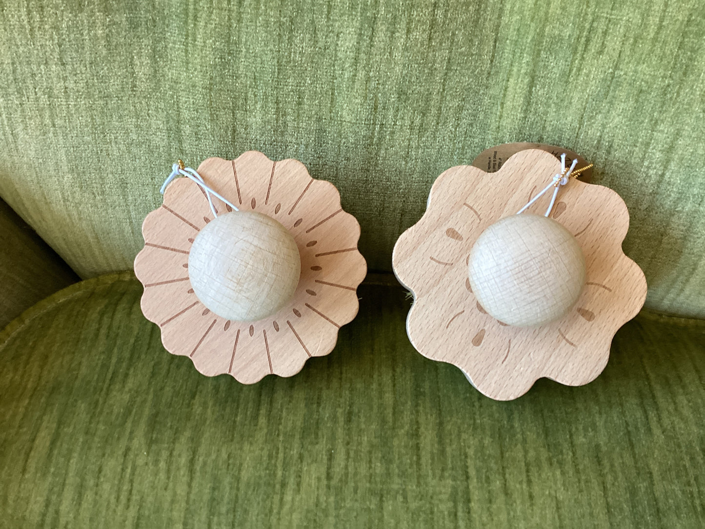 Beachwood & Sisal Flower Brush 2 styles