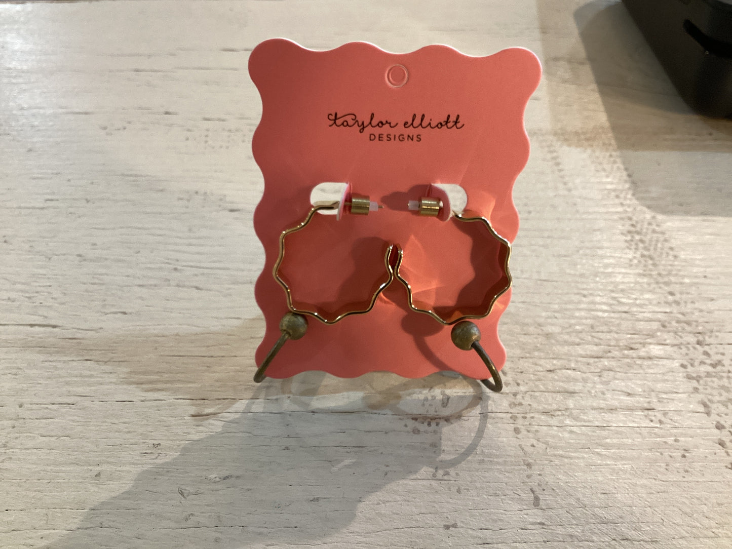 Cassie Wavy Hoop Earrings Small