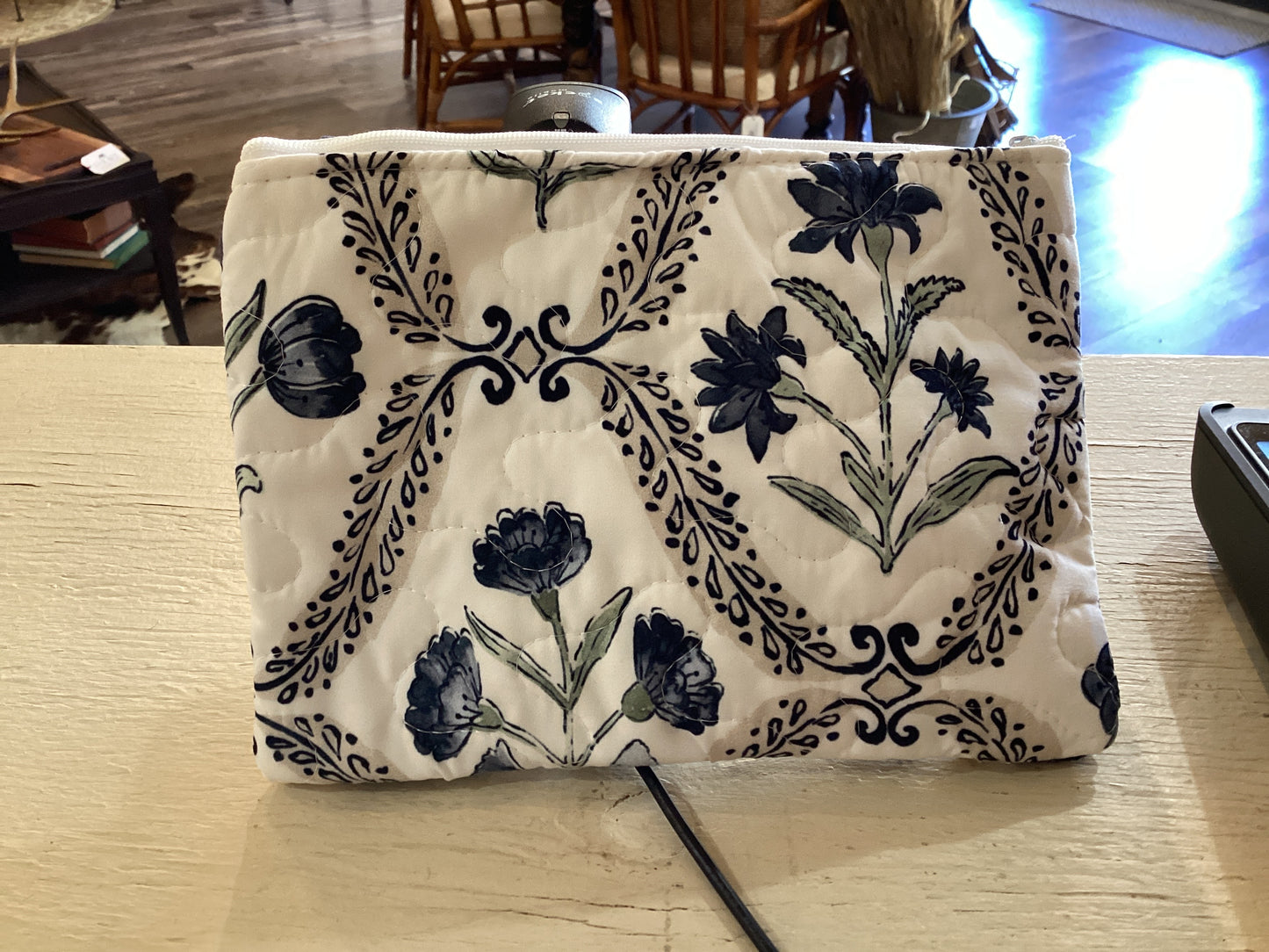 Charlotte White/Navy Makeup Bag