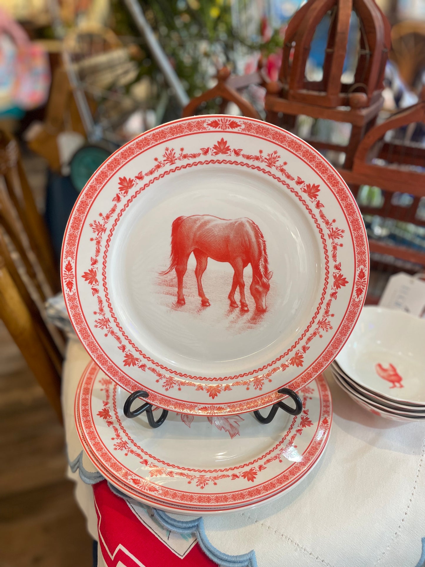 RED & WHITE FARM FRESH DINNER PLATES SET OF 4 WITH GIFTBOX