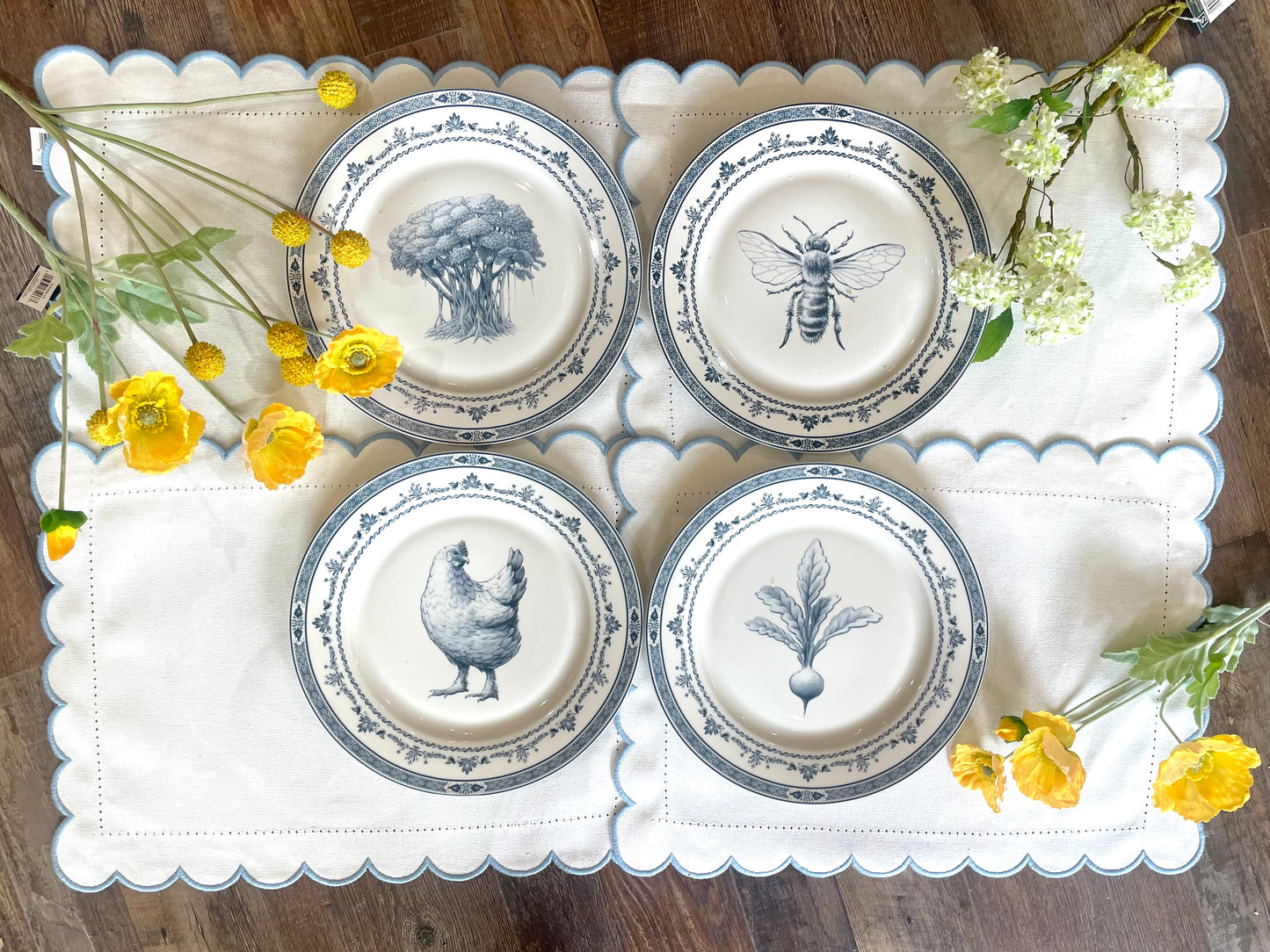 BLUE & WHITE FARM FRESH DINNER PLATES SET OF 4 WITH GIFTBOX