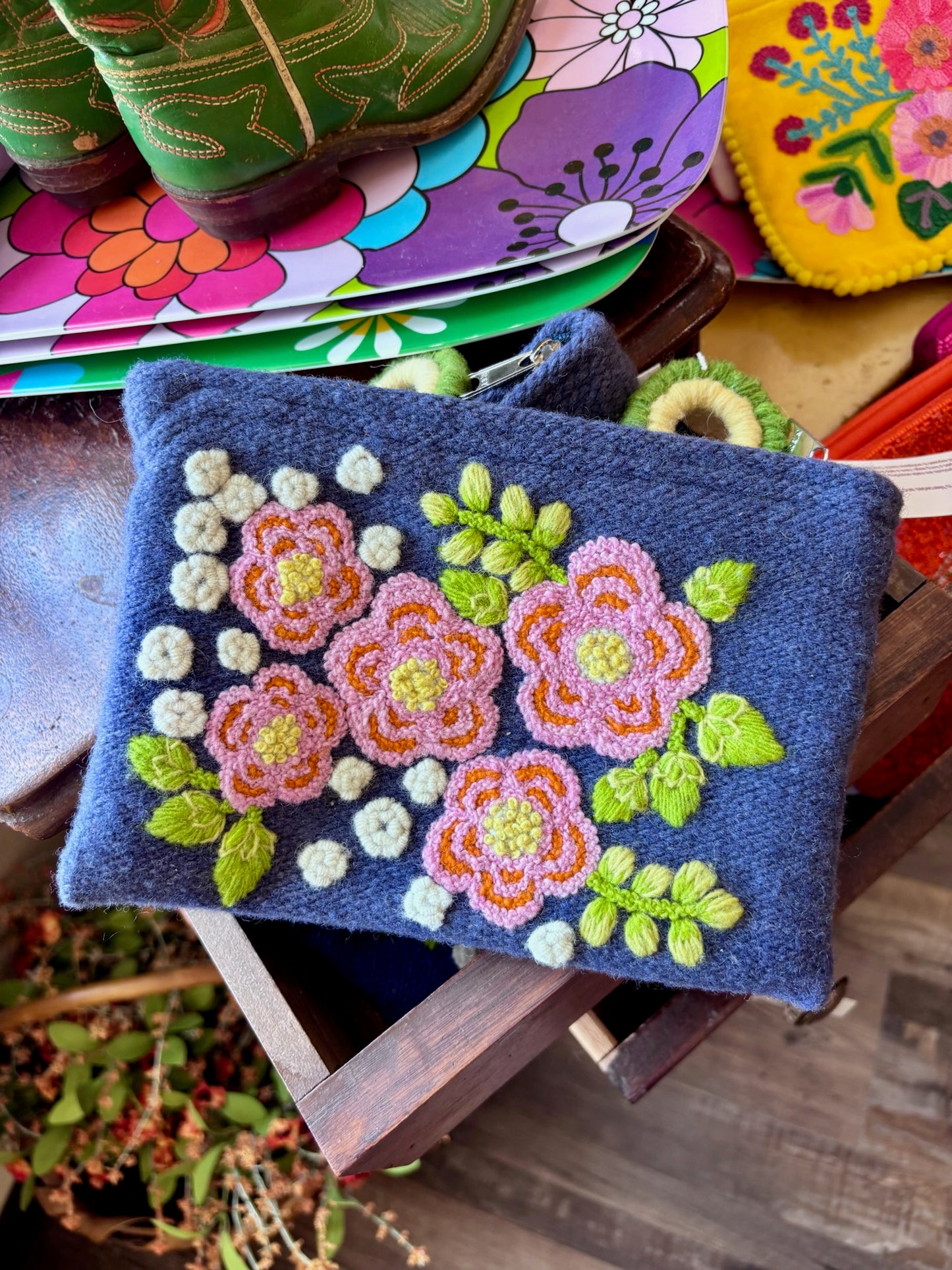 Five Dahlias Embroidered Wool Pouch - Navy