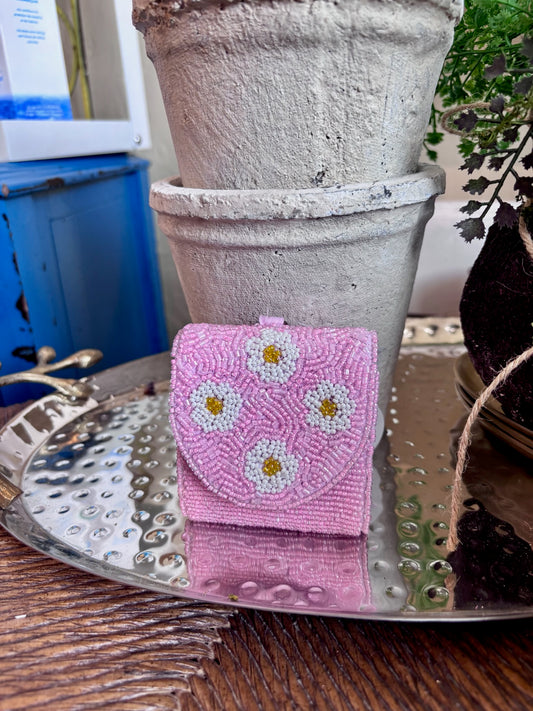 DAISY BEADED AIRPOD HOLDER