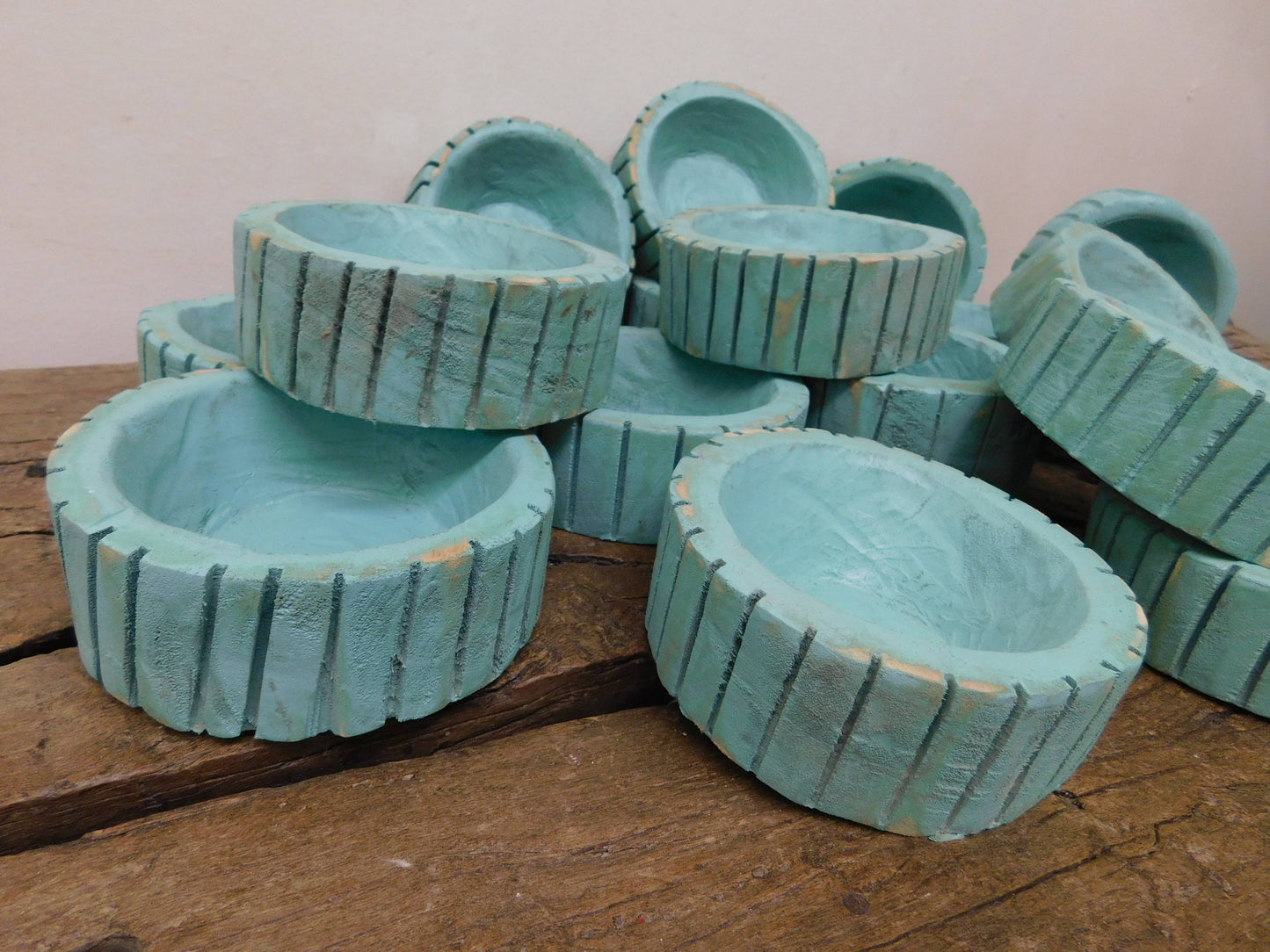 Ridgy Round Bowl-ER-Candle Ready-5.5-6in- Mint